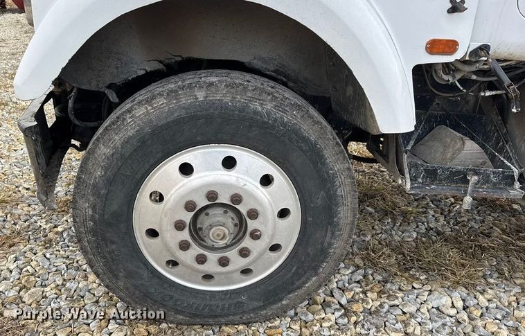 image for item ET4360 1982 Autocar Construcktor 2 roll-off container truck