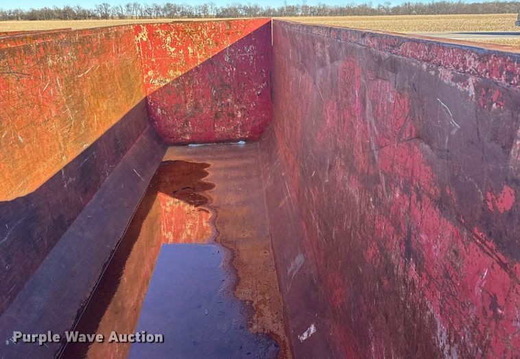 image for item ET4363 Roll-off dumpster