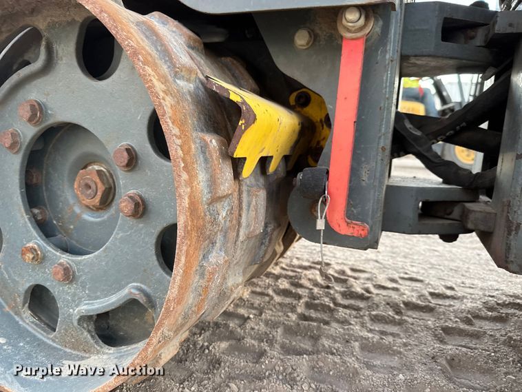 image for item ET4385 2013 Wacker Neuson RTX-SC2 trench compactor