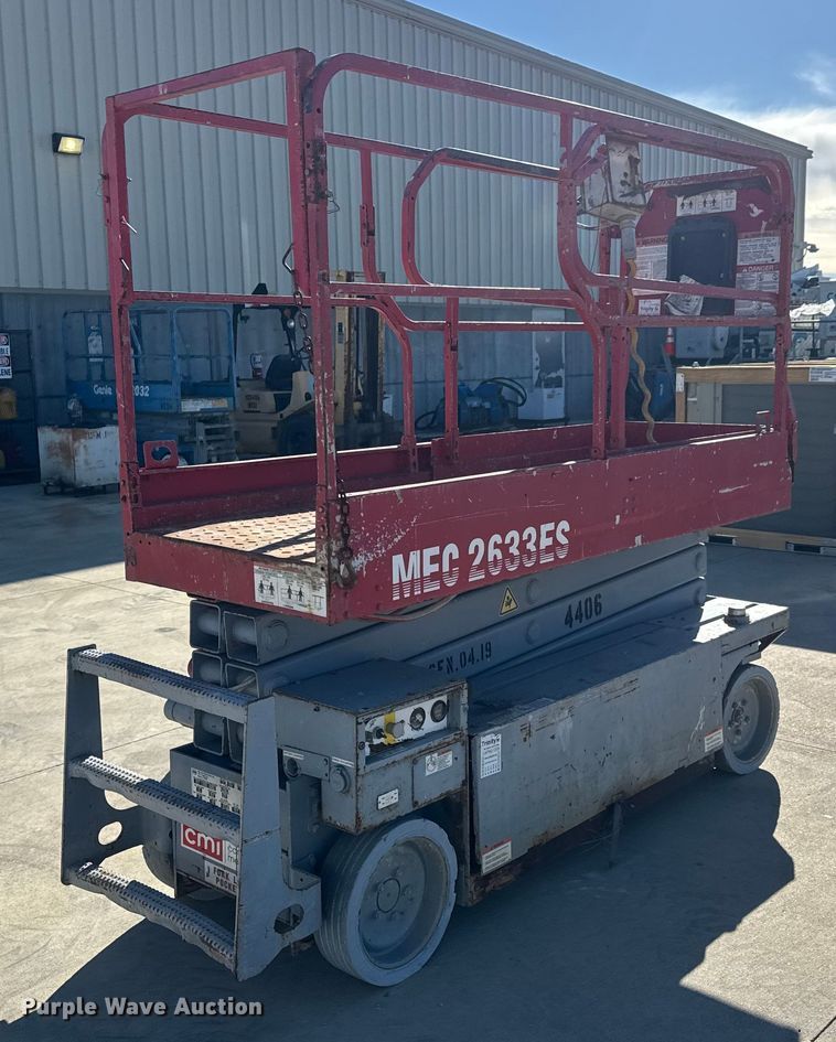 image for item ET4391 2005 MEC 2633ES scissor lift
