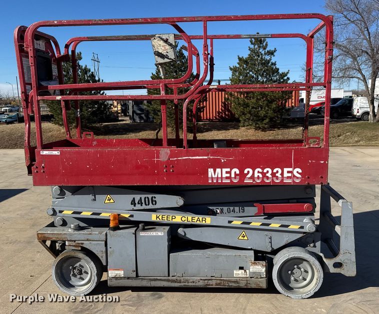image for item ET4391 2005 MEC 2633ES scissor lift