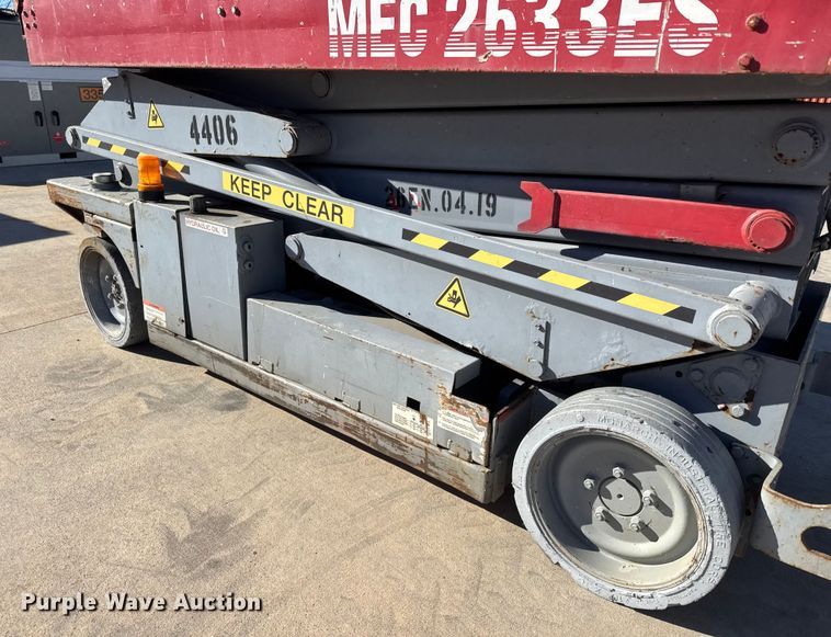 image for item ET4391 2005 MEC 2633ES scissor lift