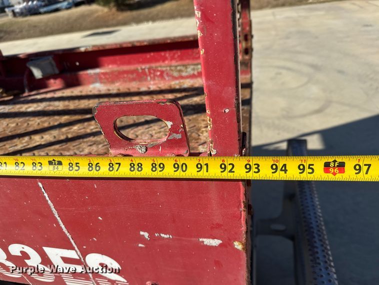 image for item ET4391 2005 MEC 2633ES scissor lift