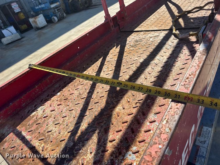 image for item ET4391 2005 MEC 2633ES scissor lift