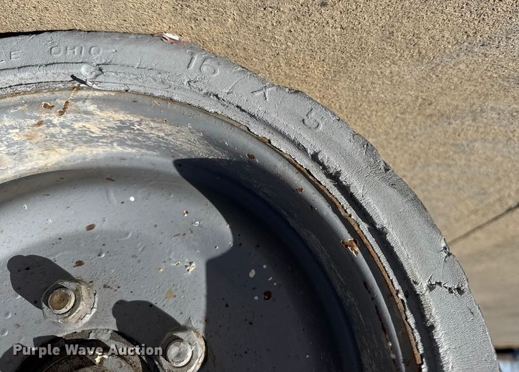 image for item ET4391 2005 MEC 2633ES scissor lift