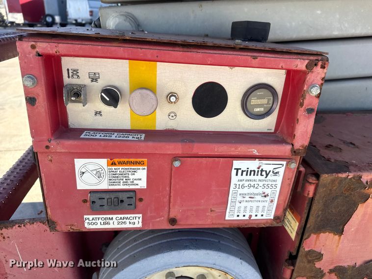 image for item ET4392 2004 MEC 1932ES scissor lift