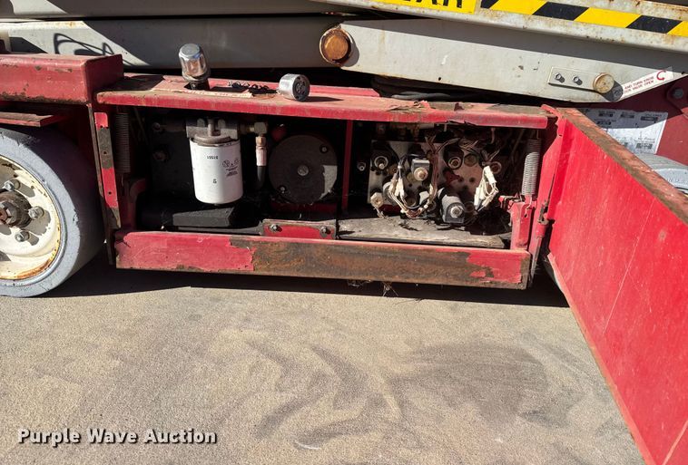 image for item ET4392 2004 MEC 1932ES scissor lift