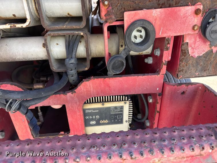 image for item ET4392 2004 MEC 1932ES scissor lift