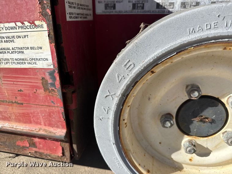 image for item ET4392 2004 MEC 1932ES scissor lift