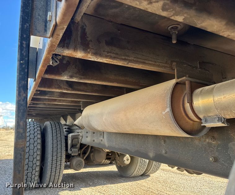 image for item ET4398 1997 Volvo WG64T tank truck