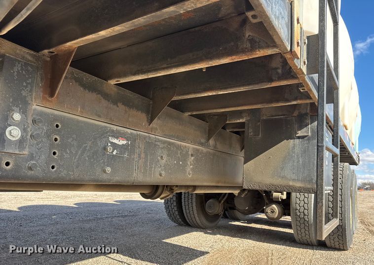 image for item ET4398 1997 Volvo WG64T tank truck