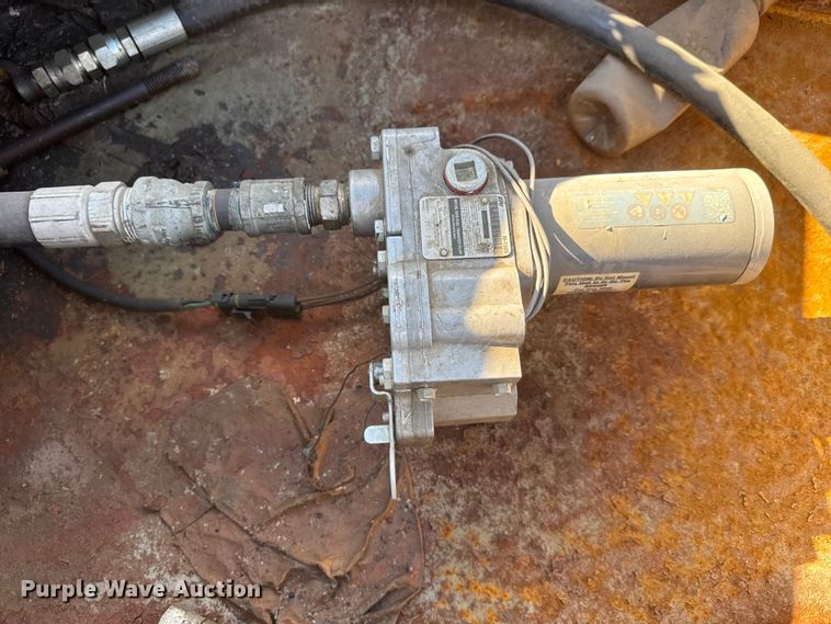 image for item ET4398 1997 Volvo WG64T tank truck