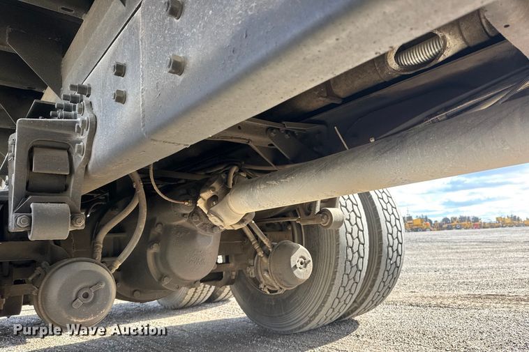 image for item ET4398 1997 Volvo WG64T tank truck