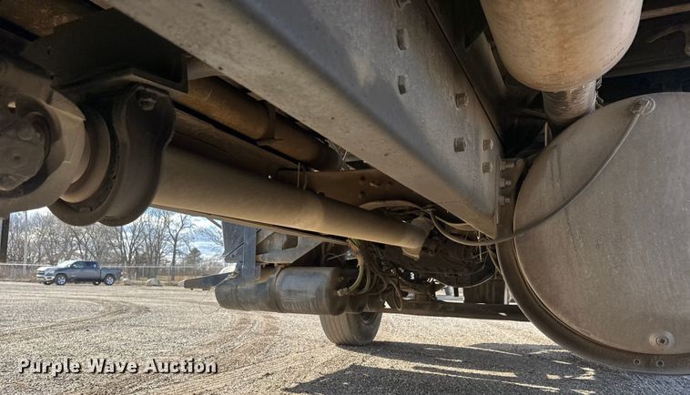 image for item ET4398 1997 Volvo WG64T tank truck