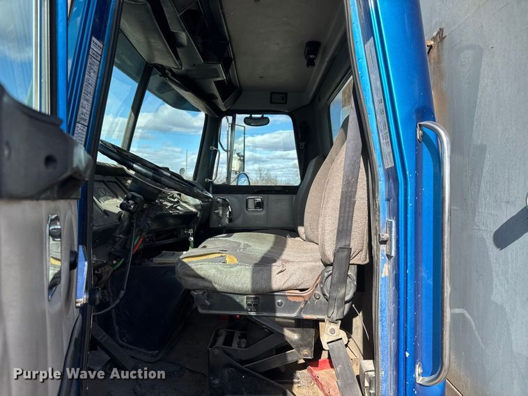 image for item ET4398 1997 Volvo WG64T tank truck