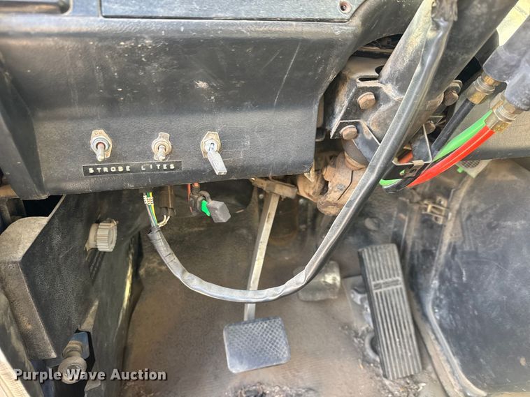 image for item ET4398 1997 Volvo WG64T tank truck