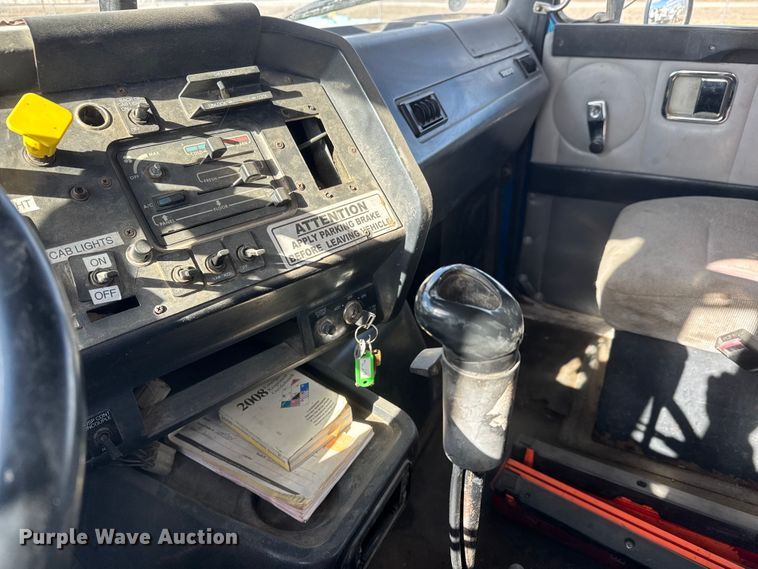 image for item ET4398 1997 Volvo WG64T tank truck