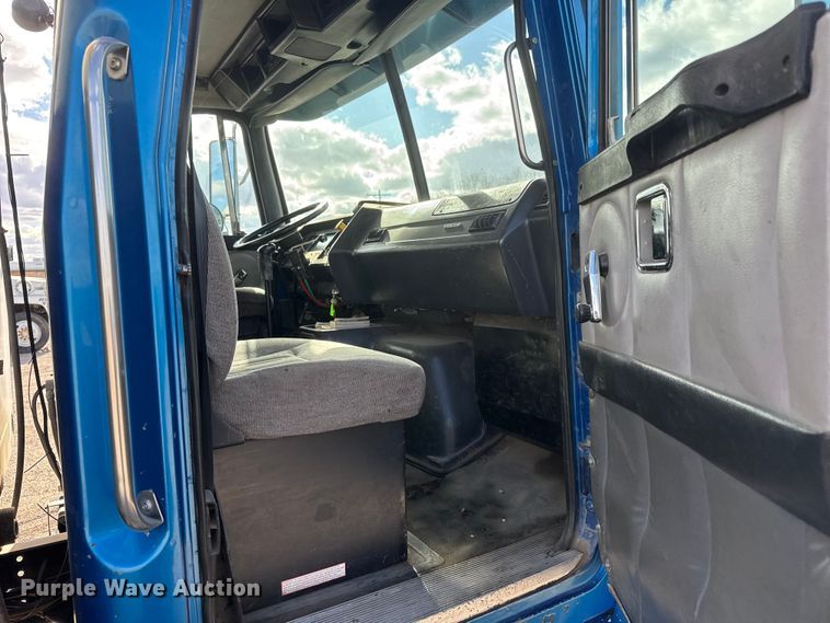 image for item ET4398 1997 Volvo WG64T tank truck