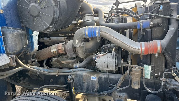 image for item ET4398 1997 Volvo WG64T tank truck