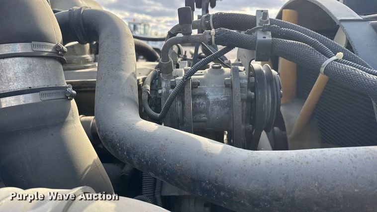 image for item ET4398 1997 Volvo WG64T tank truck