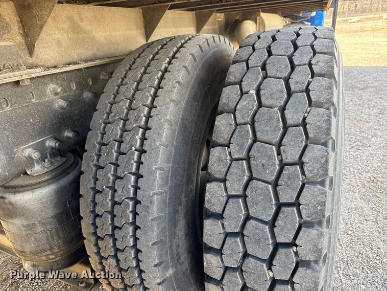 image for item ET4398 1997 Volvo WG64T tank truck