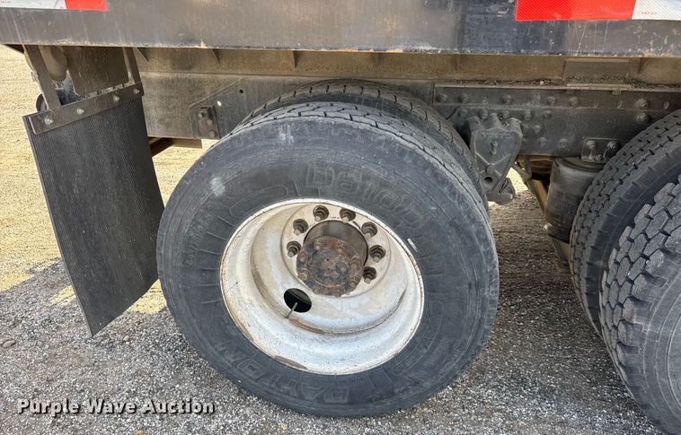 image for item ET4398 1997 Volvo WG64T tank truck