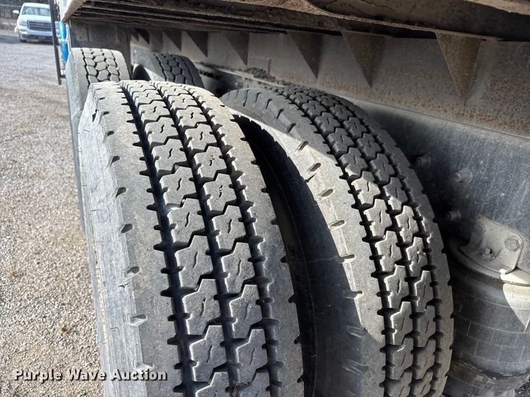 image for item ET4398 1997 Volvo WG64T tank truck