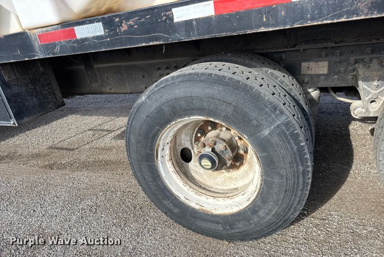 image for item ET4398 1997 Volvo WG64T tank truck