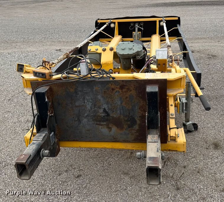 image for item ET4401 2013 Trinity Highway Products crash attenuator