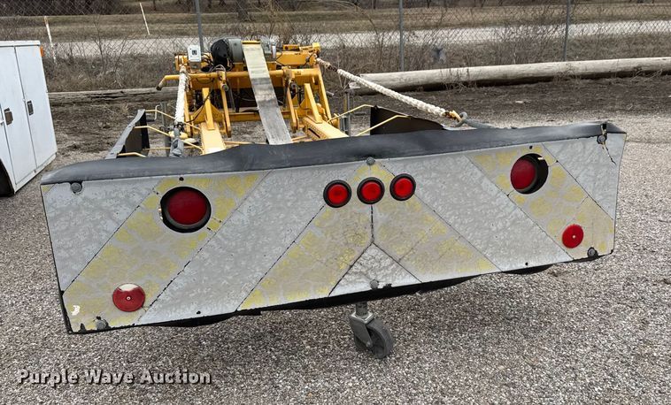 image for item ET4401 2013 Trinity Highway Products crash attenuator