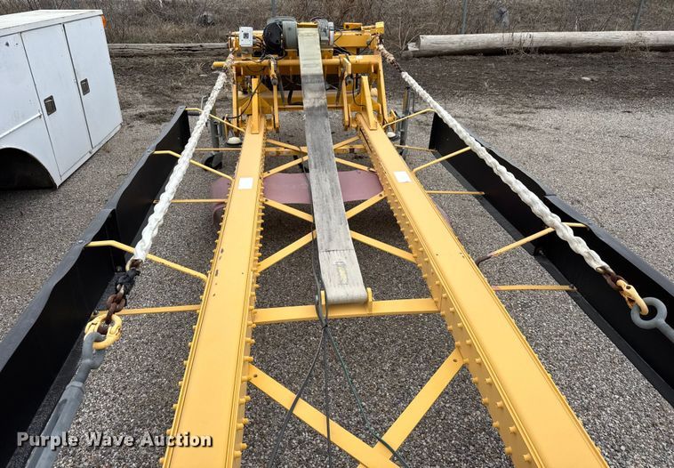 image for item ET4401 2013 Trinity Highway Products crash attenuator