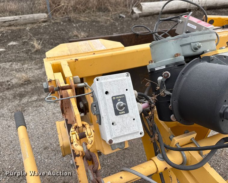 image for item ET4401 2013 Trinity Highway Products crash attenuator