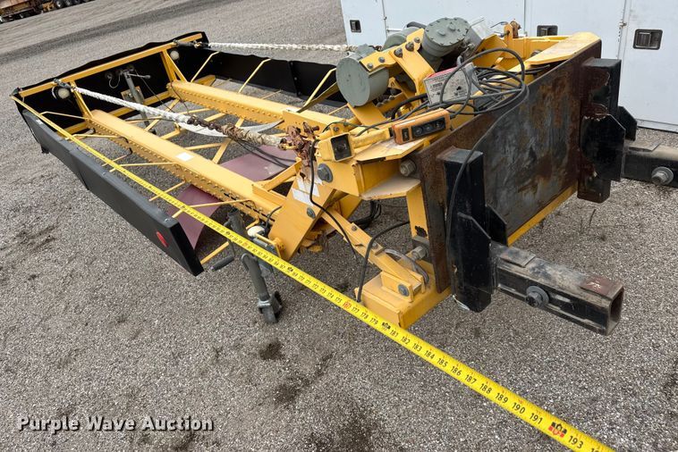 image for item ET4401 2013 Trinity Highway Products crash attenuator