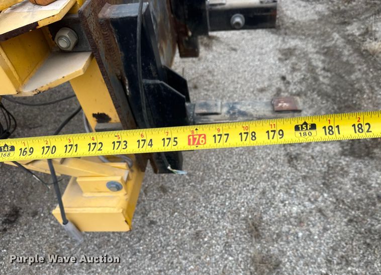 image for item ET4401 2013 Trinity Highway Products crash attenuator