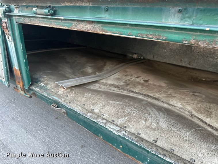 image for item ET4653 1992 Kentucky Manufacturing Company dry van trailer