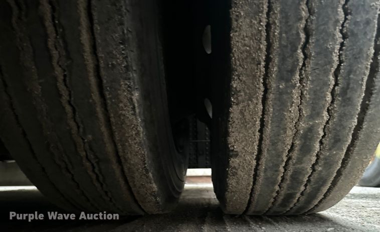 image for item ET4653 1992 Kentucky Manufacturing Company dry van trailer