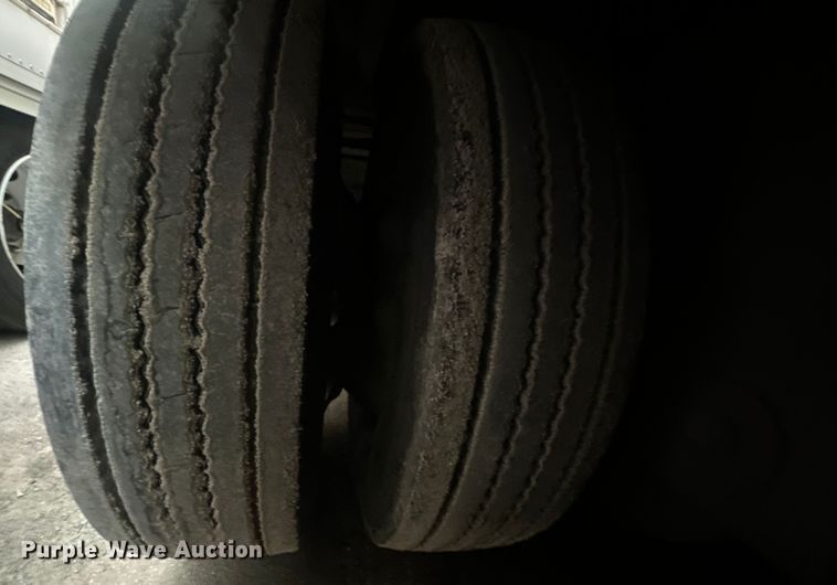 image for item ET4653 1992 Kentucky Manufacturing Company dry van trailer