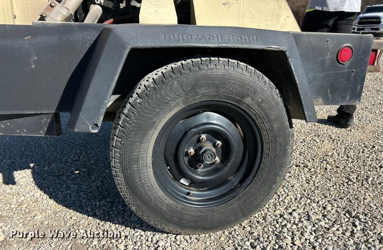 image for item ET6855 2006 Ingersoll Rand Air Source Plus air compressor