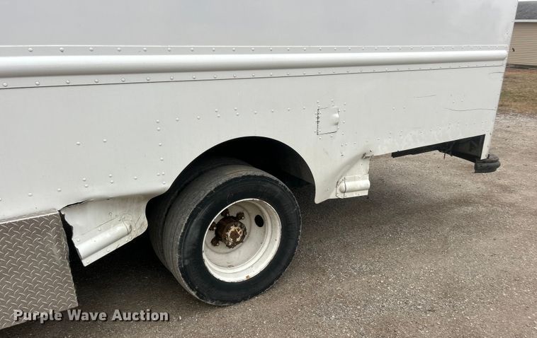 image for item ET6879 2008 Freightliner MT45 delivery van