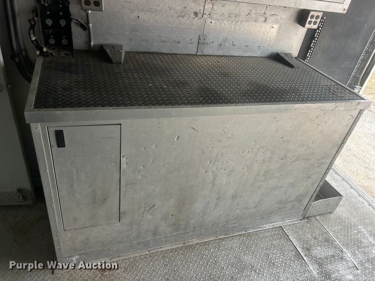 image for item ET6879 2008 Freightliner MT45 delivery van