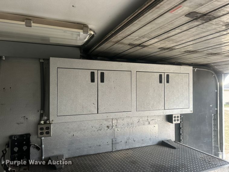 image for item ET6879 2008 Freightliner MT45 delivery van