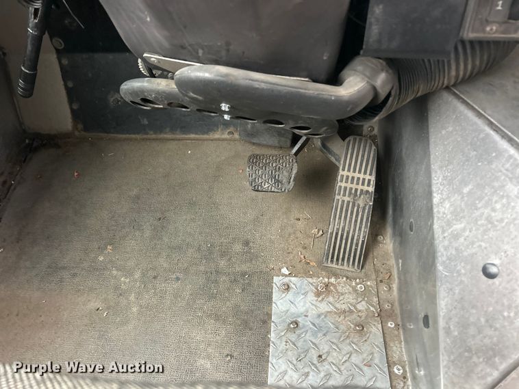 image for item ET6879 2008 Freightliner MT45 delivery van