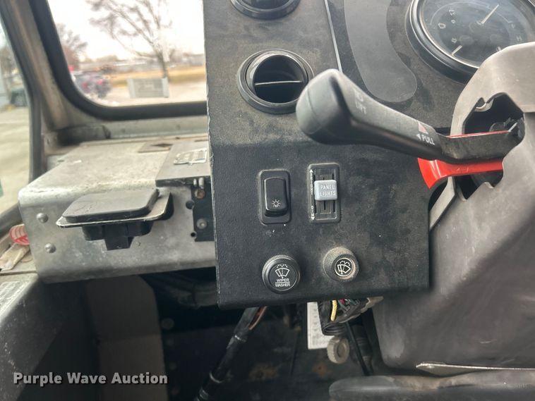 image for item ET6879 2008 Freightliner MT45 delivery van