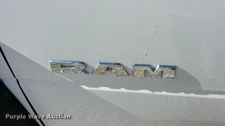 image for item ET6880 2019 RAM 5500 Heavy Duty dump truck