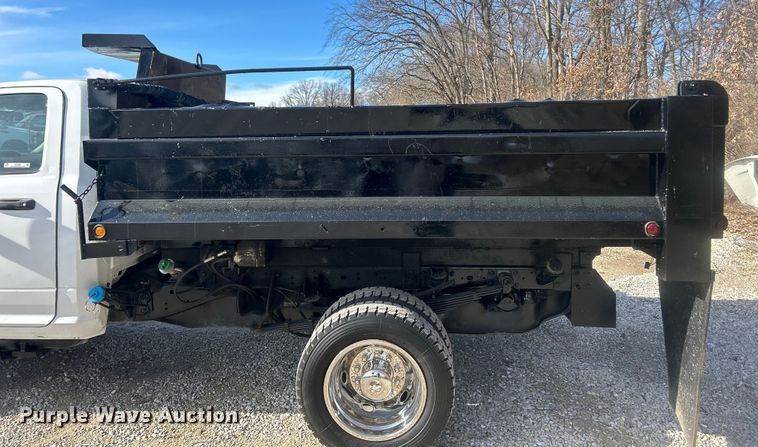 image for item ET6880 2019 RAM 5500 Heavy Duty dump truck