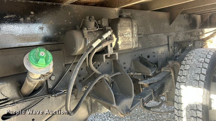 image for item ET6880 2019 RAM 5500 Heavy Duty dump truck