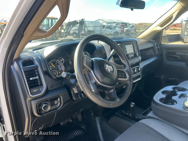 image for item ET6880 2019 RAM 5500 Heavy Duty dump truck