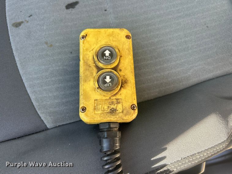 image for item ET6880 2019 RAM 5500 Heavy Duty dump truck