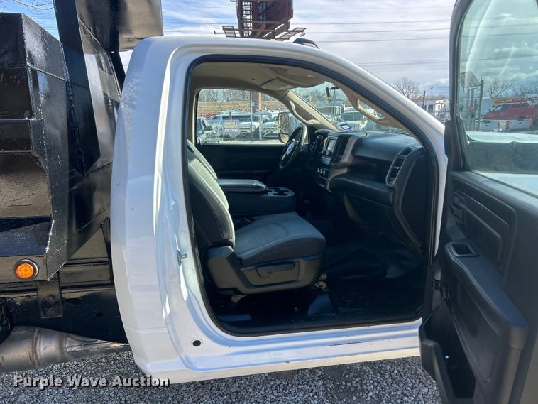 image for item ET6880 2019 RAM 5500 Heavy Duty dump truck