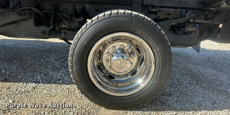 image for item ET6880 2019 RAM 5500 Heavy Duty dump truck